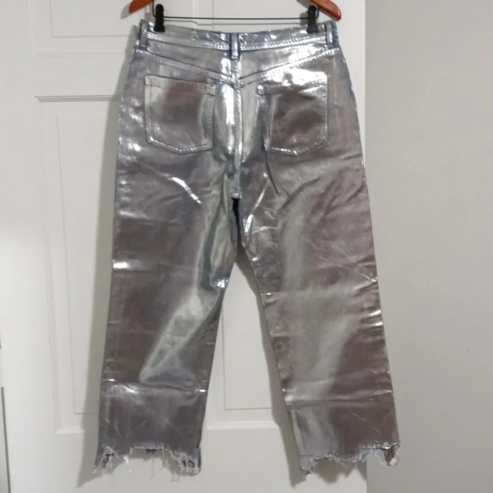 🆕️ 💙Free People💙 - Silver Maggie Foil Jean - Picture 3 of 16
